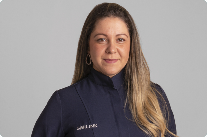 dentista smilink Iris Oliveira