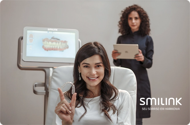 trabalhe com a tecnologia do aparelho dental invisível em seu consultório de dentista
